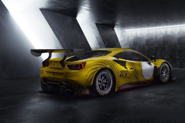 ferrari-predstavio-488-gt-modificata-model