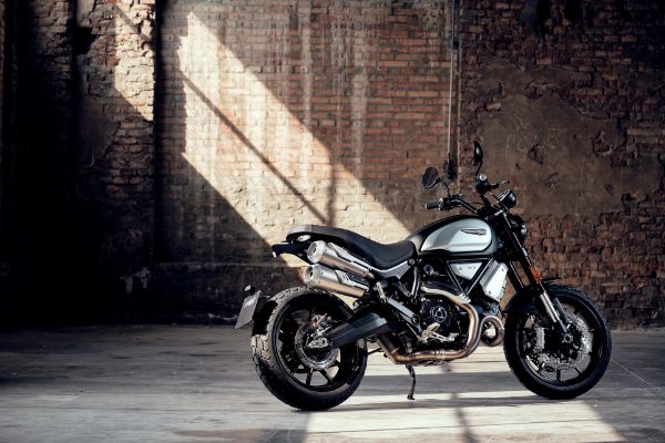 ducati-predstavio-novi-scrambler-1100-dark-pro-motor