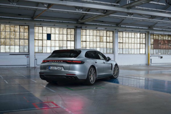 porsche-lansira-nove-panamera-modele