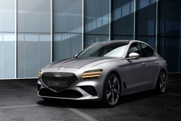 novi-genesis-g70-2022