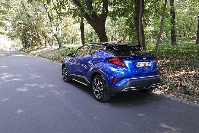 toyota-c-hr-hybrid-ostavite-uobicajno-iza-sebe