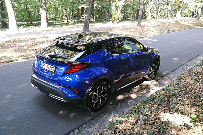 toyota-c-hr-hybrid-ostavite-uobicajno-iza-sebe