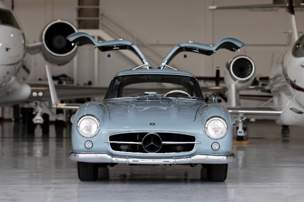 mercedes-benz-300-sl-prodat-za-15-miliona-dolara