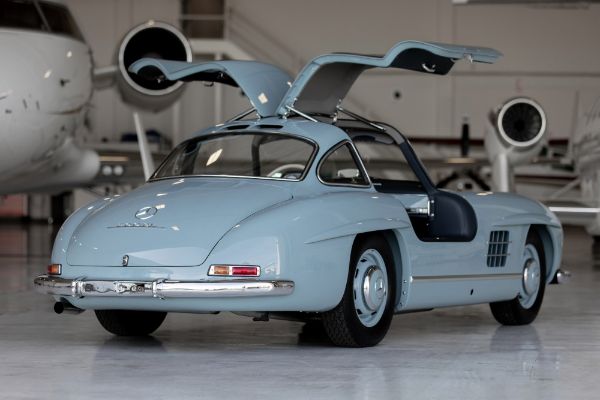 mercedes-benz-300-sl-prodat-za-15-miliona-dolara