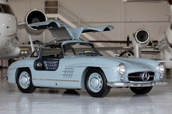 mercedes-benz-300-sl-prodat-za-15-miliona-dolara