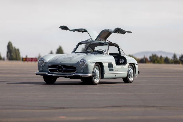 mercedes-benz-300-sl-prodat-za-15-miliona-dolara