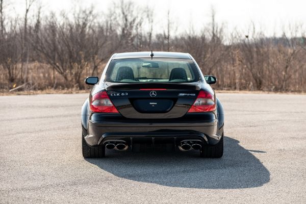 vuk-u-jagnjecoj-kozi-mercedes-benz-clk-63-amg-black-series