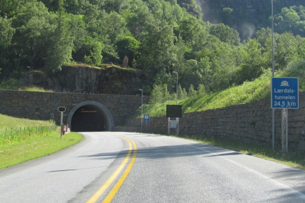 najunikatniji-i-najduzi-tunel-na-svetu-za-motorna-vozila