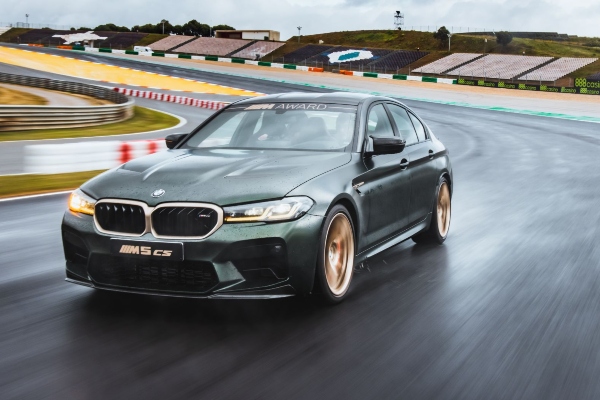 najbolji-ovogodisnji-motogp-vozac-dobija-bmw-m5-cs-model-sa-627-ks