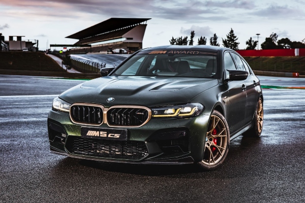 najbolji-ovogodisnji-motogp-vozac-dobija-bmw-m5-cs-model-sa-627-ks