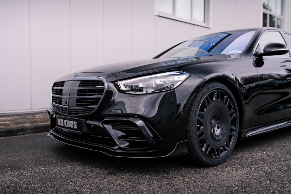 brabus-ponovo-dominira-novim-paketom-opreme-za-s-klasu