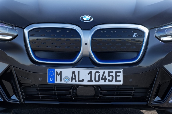 bmw-predstavlja-novu-liniju-2022-ix3-modela