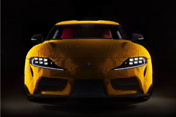 funckionalna-toyota-supra-gr-kreirana-od-lego-kockica-u-punoj-velicini