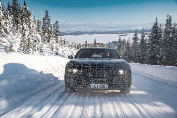 bmw-i-novi-elektricni-i7-na-zimskim-testovima-u-svedskoj