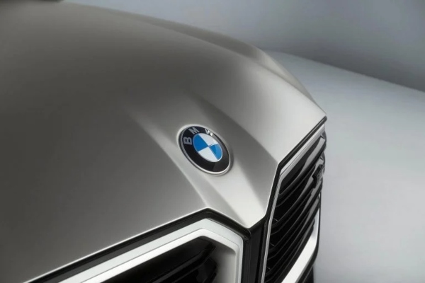 Novi i najmoćniji mega-SUV model kompanije BMW