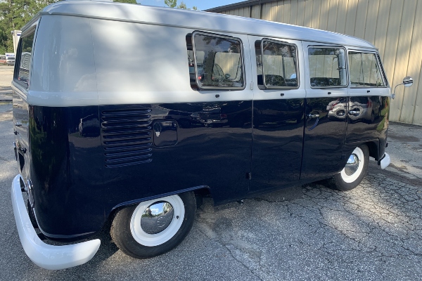 zadivljujuca-restauracija-legendarnog-vw-bus-type-ii-modela