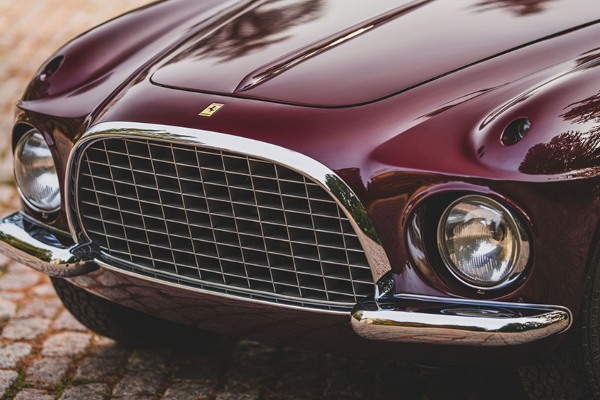 retki-ferrari-375-america-na-aukciji