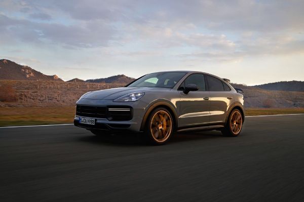 novo-porsche-savrsenstvo-v8-cayenne-coupe-turbo-gt-sa-brutalnih-631-ks