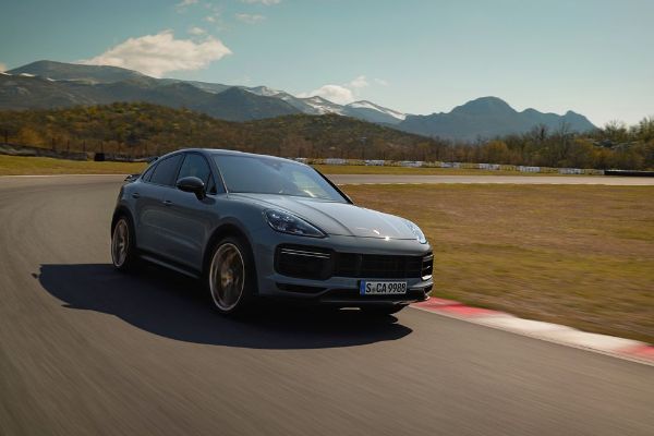 novo-porsche-savrsenstvo-v8-cayenne-coupe-turbo-gt-sa-brutalnih-631-ks