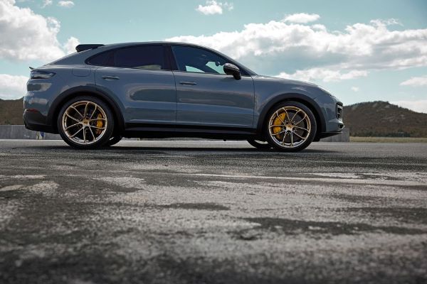 novo-porsche-savrsenstvo-v8-cayenne-coupe-turbo-gt-sa-brutalnih-631-ks