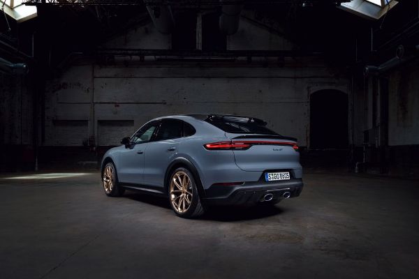 novo-porsche-savrsenstvo-v8-cayenne-coupe-turbo-gt-sa-brutalnih-631-ks