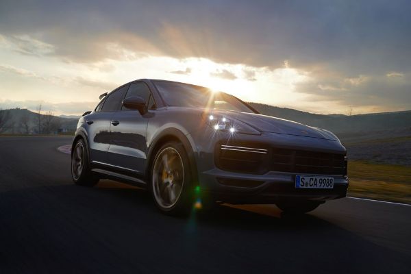 novo-porsche-savrsenstvo-v8-cayenne-coupe-turbo-gt-sa-brutalnih-631-ks