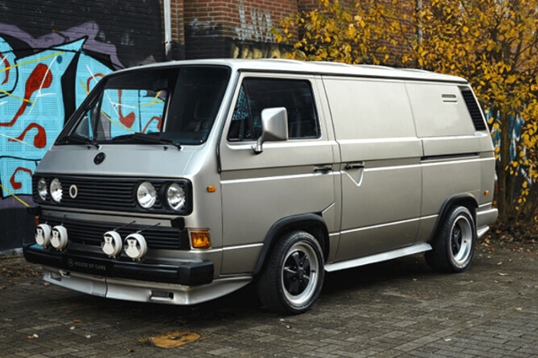 savrseni-t3-transporter-sa-porsche-911-sc-motorom-i-204-konja