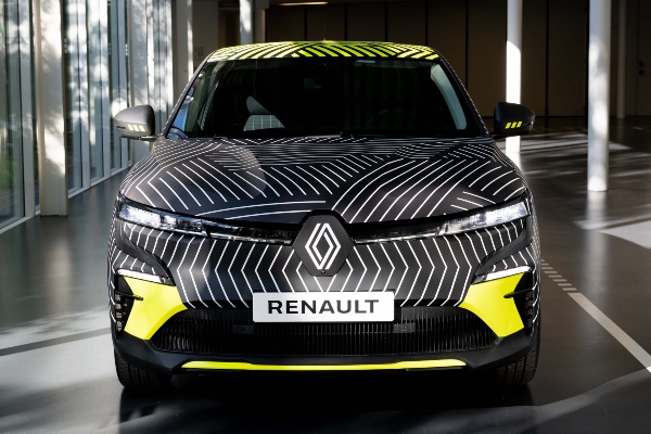 renault-ce-u-minhenu-predstaviti-svoj-prvi-elektricni-megane-model