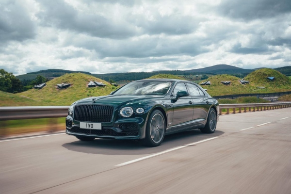 Bentley donosi novu seriju hibridnih varijanti Flying Spur automobila