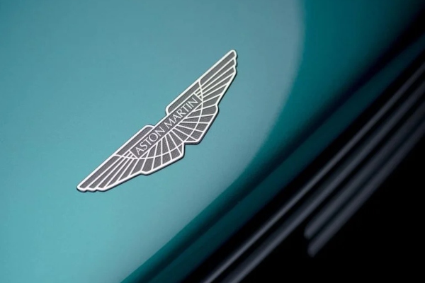 aston-martin-predstavlja-svoj-novi-valhalla-model