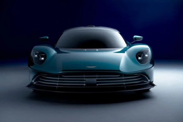 aston-martin-predstavlja-svoj-novi-valhalla-model