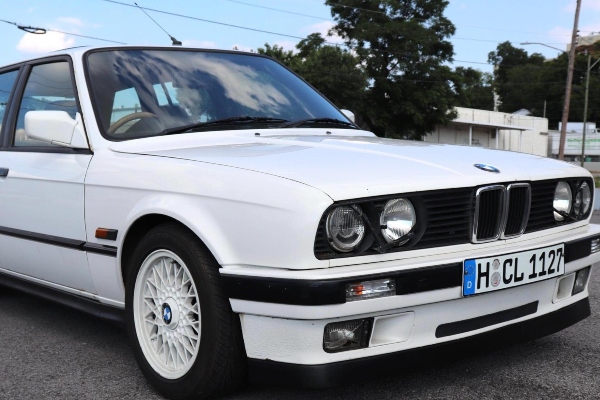 bmw-e30-karavan-sa-m3-e36-masinom-prodat-za-gotovo-18000