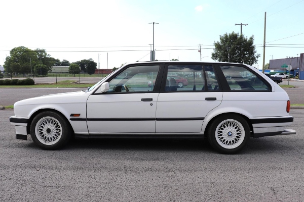 bmw-e30-karavan-sa-m3-e36-masinom-prodat-za-gotovo-18000