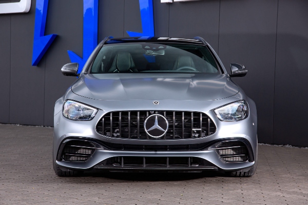 posaidon-od-mercedes-amg-e-63-s-modela-pravi-karavane-iz-pakla