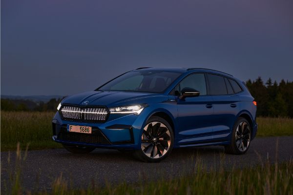 skoda-predstavlja-enyaq-sportline-iv-80x-najmocnije-izdanje-svog-suv-opsega