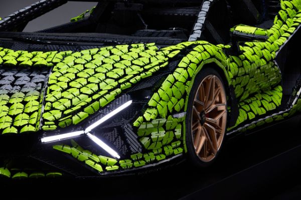 lamborghini-sian-kreiran-od-lego-kockica-u-punoj-velicini