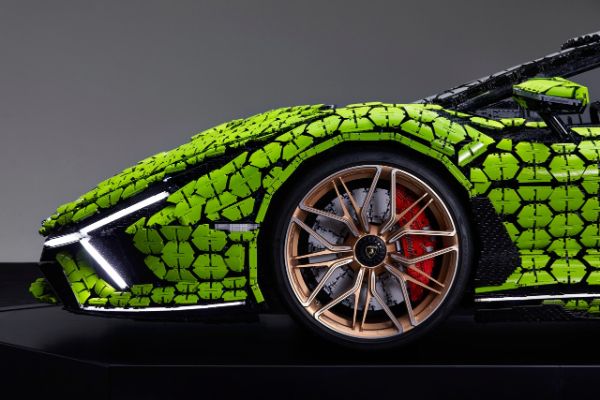 lamborghini-sian-kreiran-od-lego-kockica-u-punoj-velicini