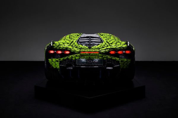 lamborghini-sian-kreiran-od-lego-kockica-u-punoj-velicini