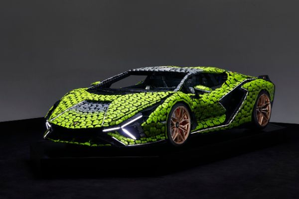 lamborghini-sian-kreiran-od-lego-kockica-u-punoj-velicini