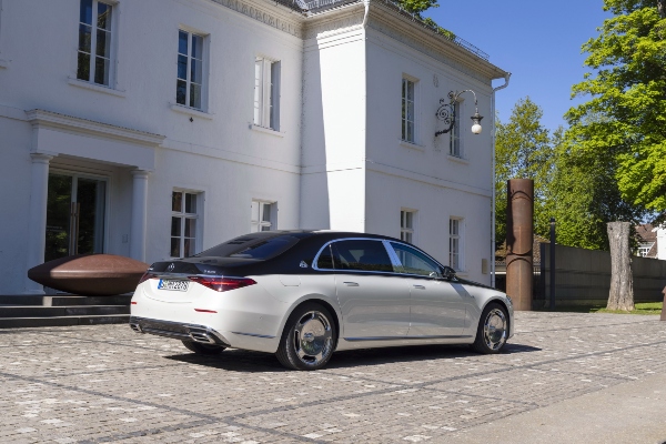 mercedes-maybach-s-class-startuje-sa-evropskom-kampanjom-u-dve-varijante