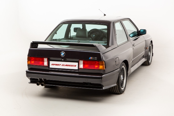 retki-bmw-e30-m3-johnny-cecotto-sa-cenom-od-gotovo-100000-evra