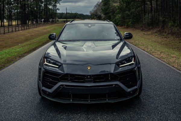 predivni-lamborghini-urus-karbonske-karoserije