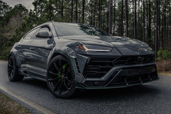 predivni-lamborghini-urus-karbonske-karoserije