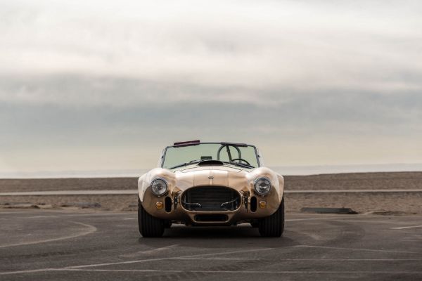 klasicni-shelby-cobra-unikatne-bronzane-karoserije