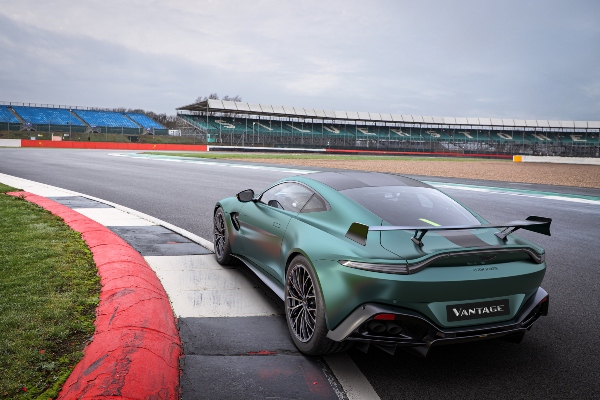 aston-martin-vantage-f1-edition-nova-masina-koja-trkacki-duh-prenosi-na-ulice