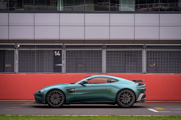 aston-martin-vantage-f1-edition-nova-masina-koja-trkacki-duh-prenosi-na-ulice