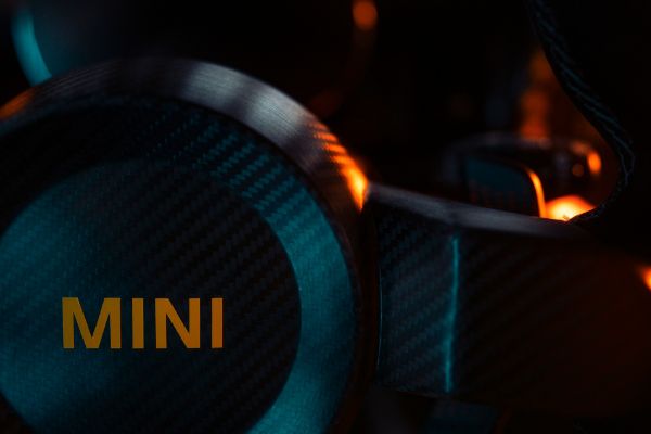 mini-predstavlja-svoj-elektricni-bezbednosni-model-za-novu-formula-e-sezonu