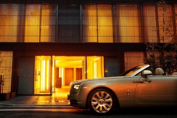 rolls-royce-predstavlja-jedinstveni-model-inspirisan-arhitekturom