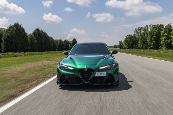 evropska-premijera-alfa-romeo-giulia-gta-i-gtam-super-sedan-modela