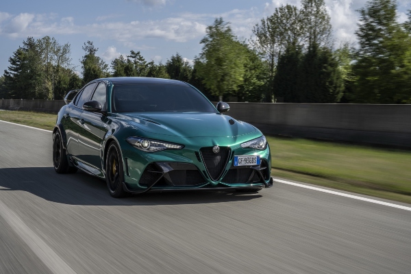 evropska-premijera-alfa-romeo-giulia-gta-i-gtam-super-sedan-modela